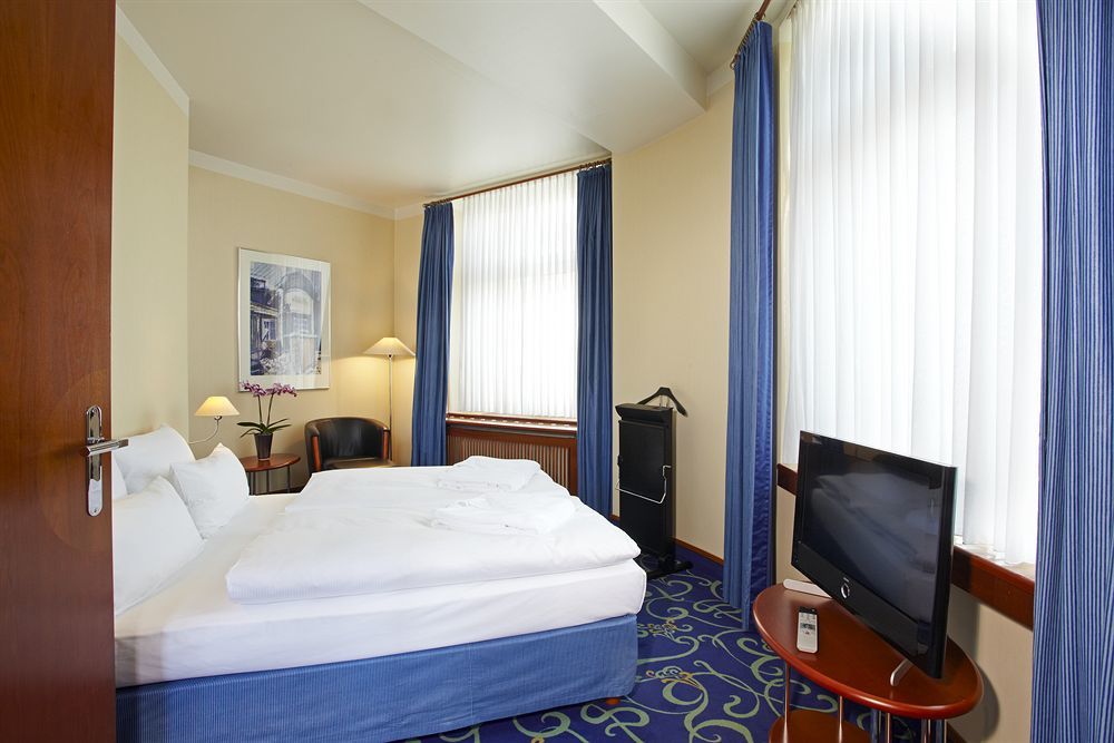 ซีไซด์ พาร์ค โฮเต็ล ไลพ์ซิช Hotel ไลป์ซิก ภายนอก รูปภาพ
